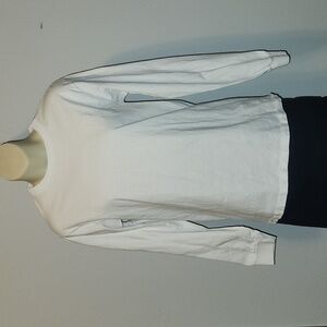 Gildan White Long Sleeved T-shirt Size Small